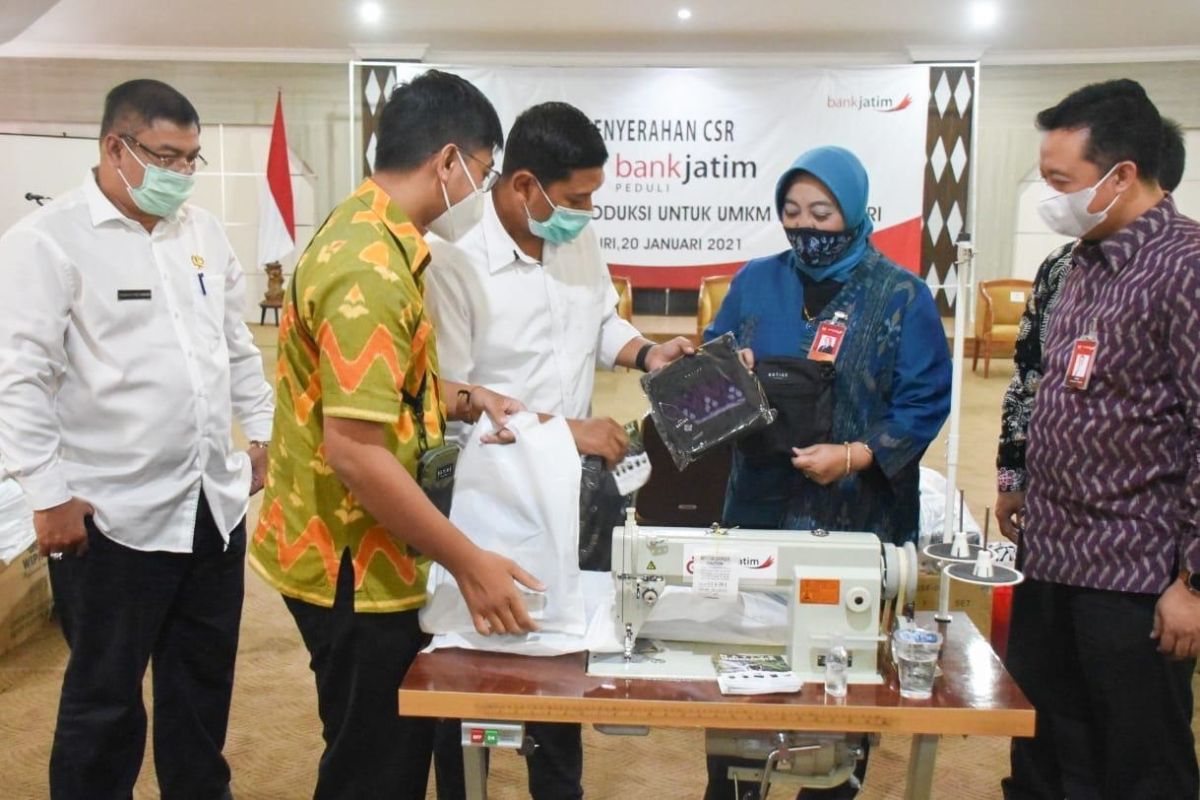 UMKM  di Kediri dapat bantuan alat produksi