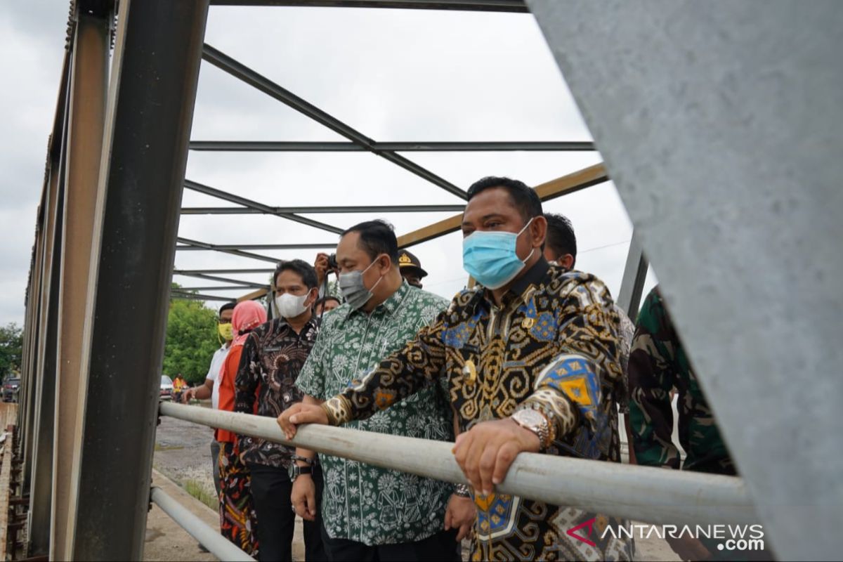 Pemkab Bekasi perbaiki Jembatan Cipamingkis cegah longsor