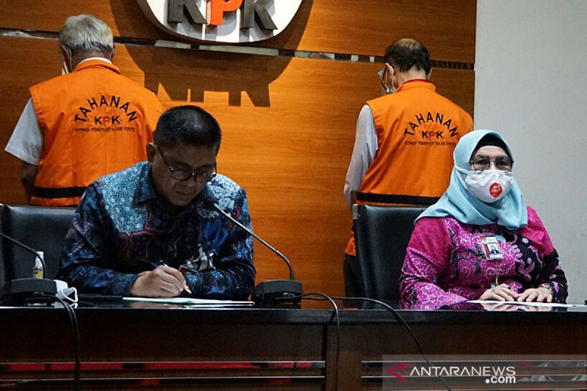 KPK turut sita empat mobil dan tanah kasus korupsi pengadaan CSRT