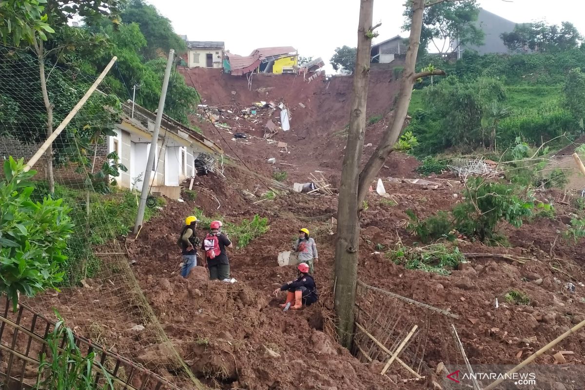 Polisi kumpulkan alat bukti izin perumahan longsor Sumedang