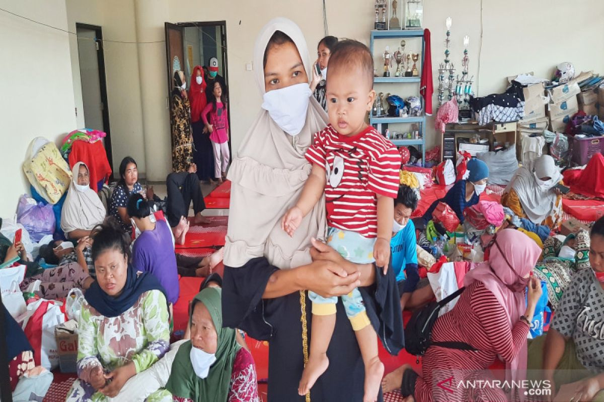 Warga tak bisa selamatkan barang di rumah ketika banjir menerjang