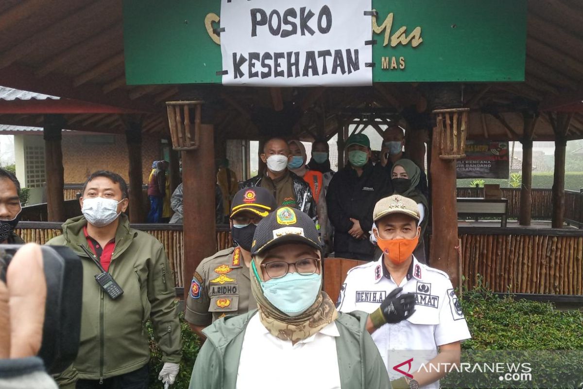 Pengungsi korban banjir bandang Gunung Mas Bogor dibagi ke lima lokasi cegah kerumunan (video)