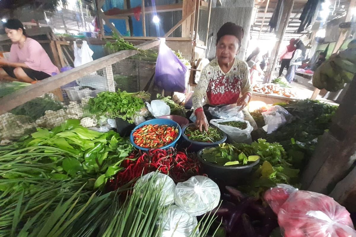 Banjir di Kalsel tidak pengaruhi ketersediaan bahan pokok di Tanah Bumbu