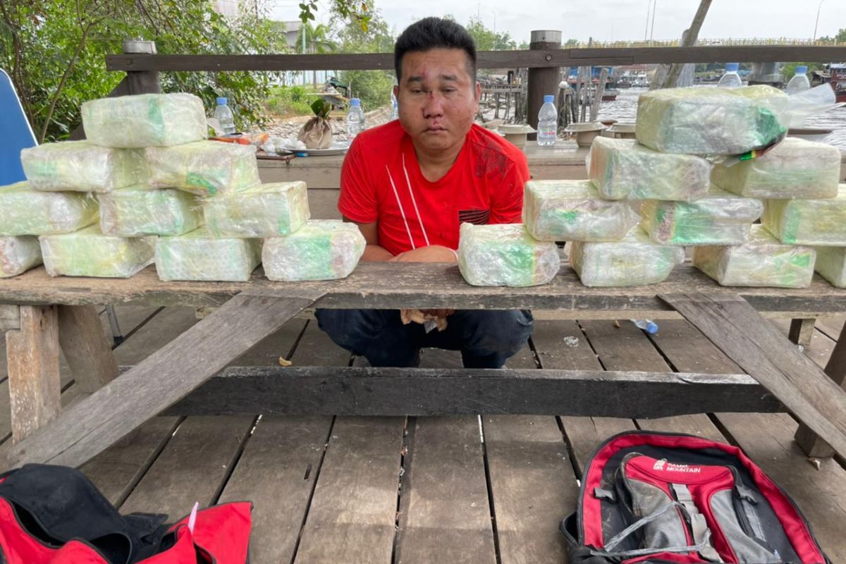 Drug bust nets 20-kilogram meth haul for Riau Police