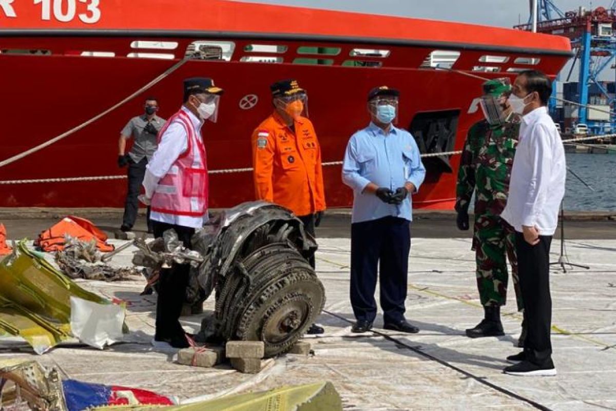 Presiden Jokowi apresiasi kerja tim SAR gabungan evakuasi Sriwijaya SJ-182