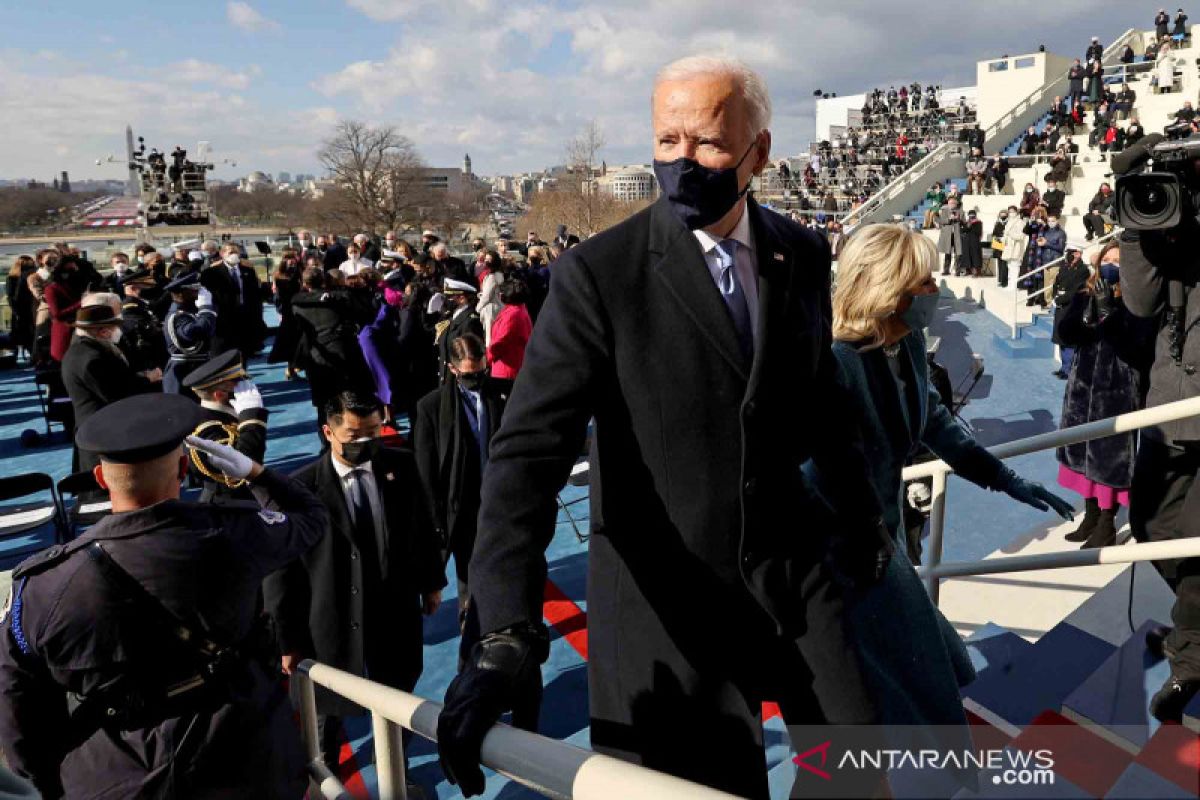 Biden wajibkan masker di gedung federal