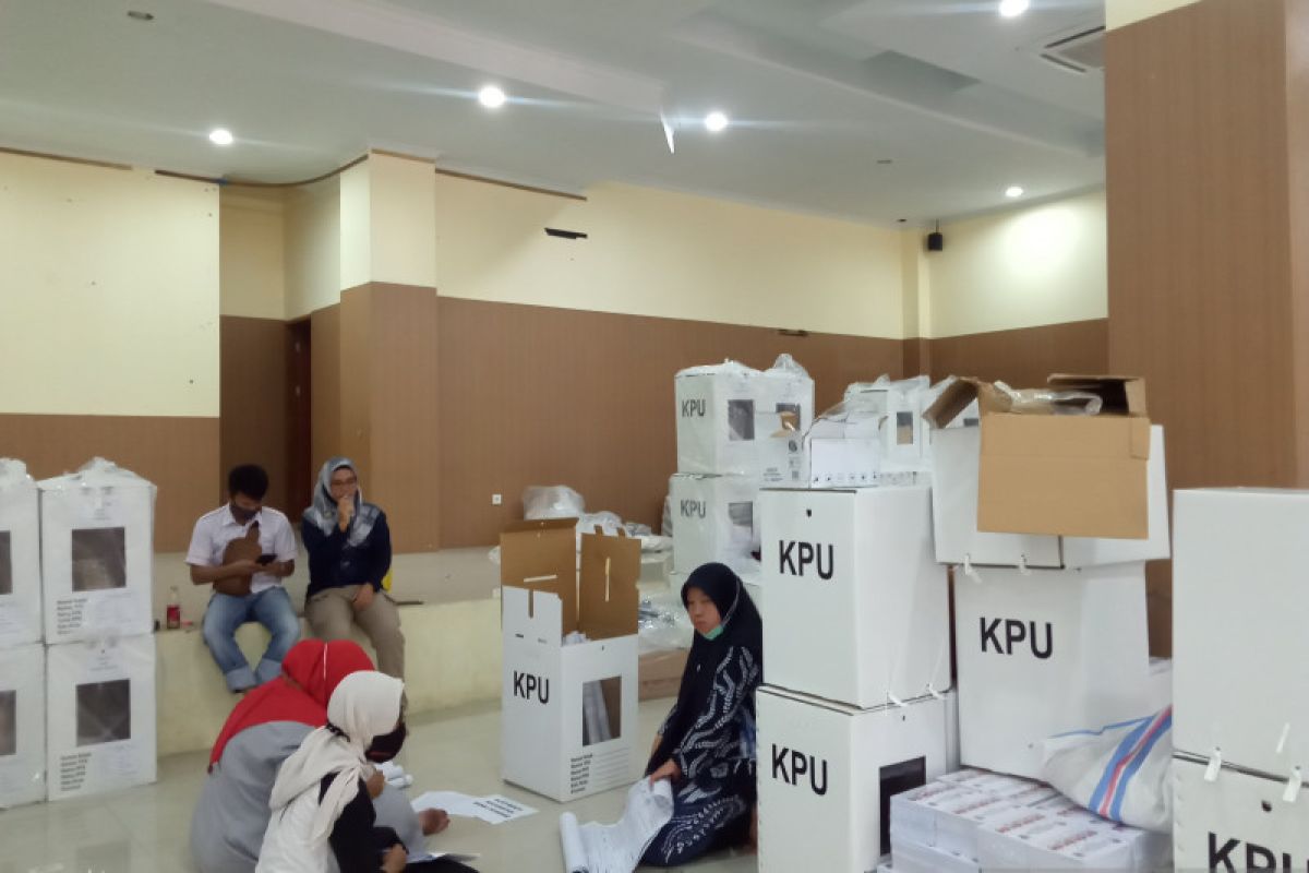 KPU Kabupaten Solok buka kotak suara sebagai bukti di MK