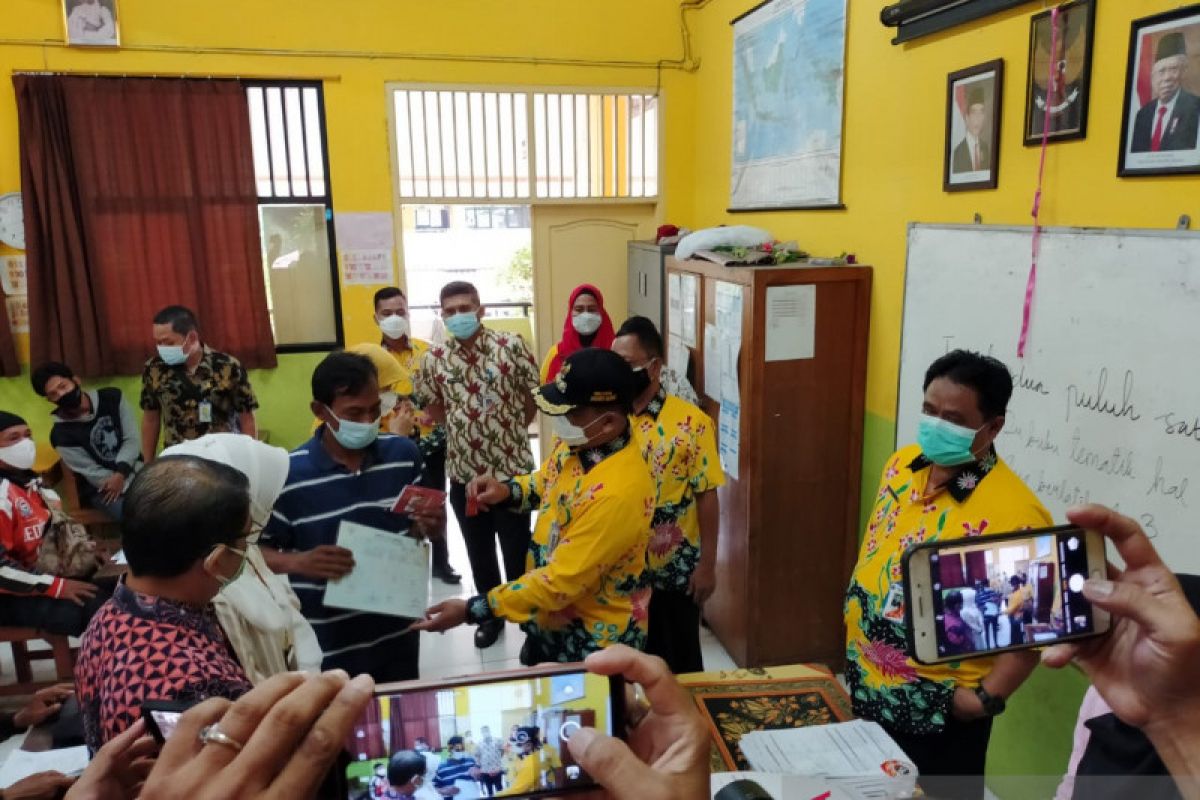 2.000 KPM di Kelurahan Kembangan Utara terima BST