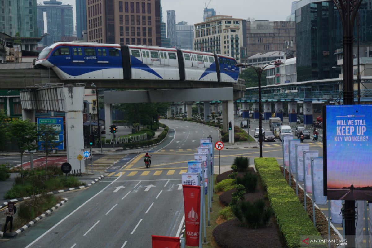 Penumpang transportasi umum di Malaysia menurun saat PKP 2