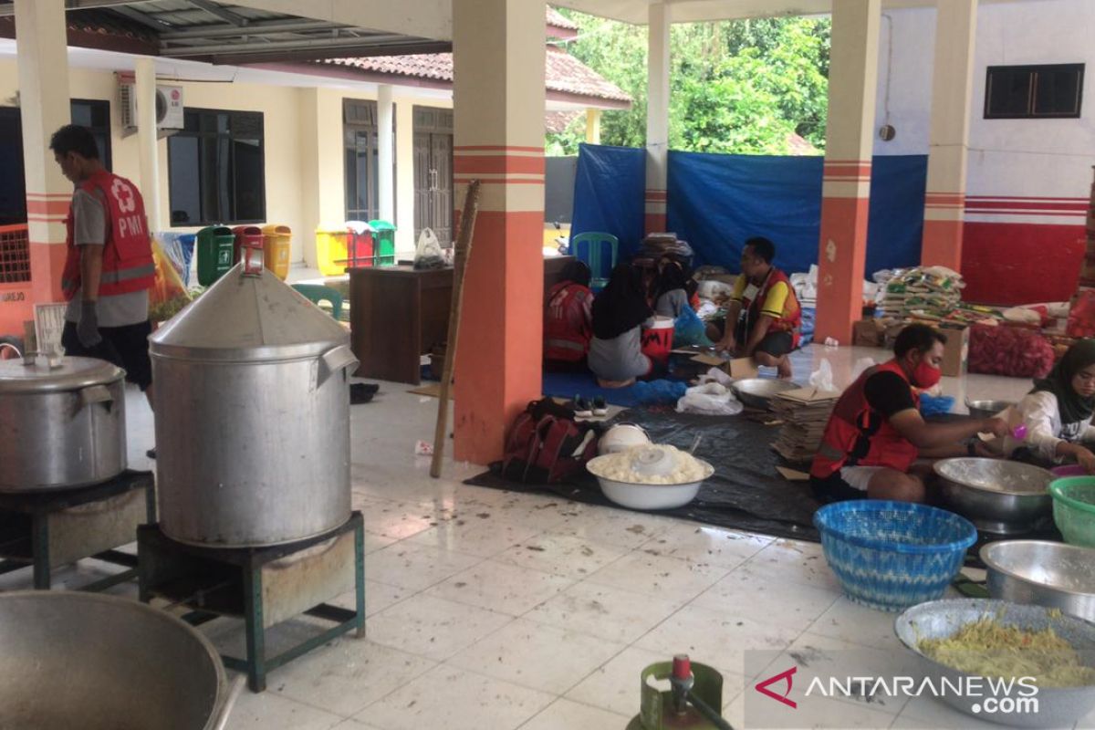 PMI Jember dirikan posko dapur umum di lokasi terdampak banjir