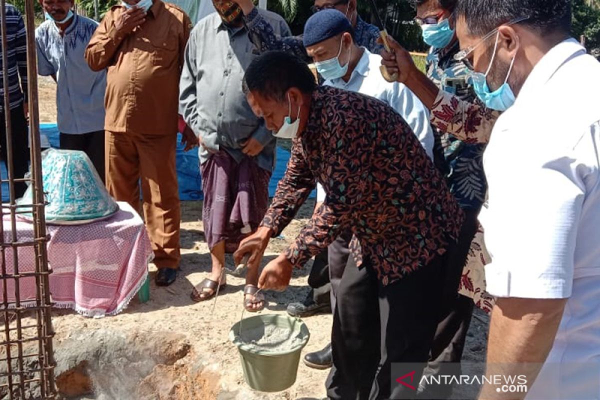 Bupati Abdya letakan batu pertama pembangunan masjid