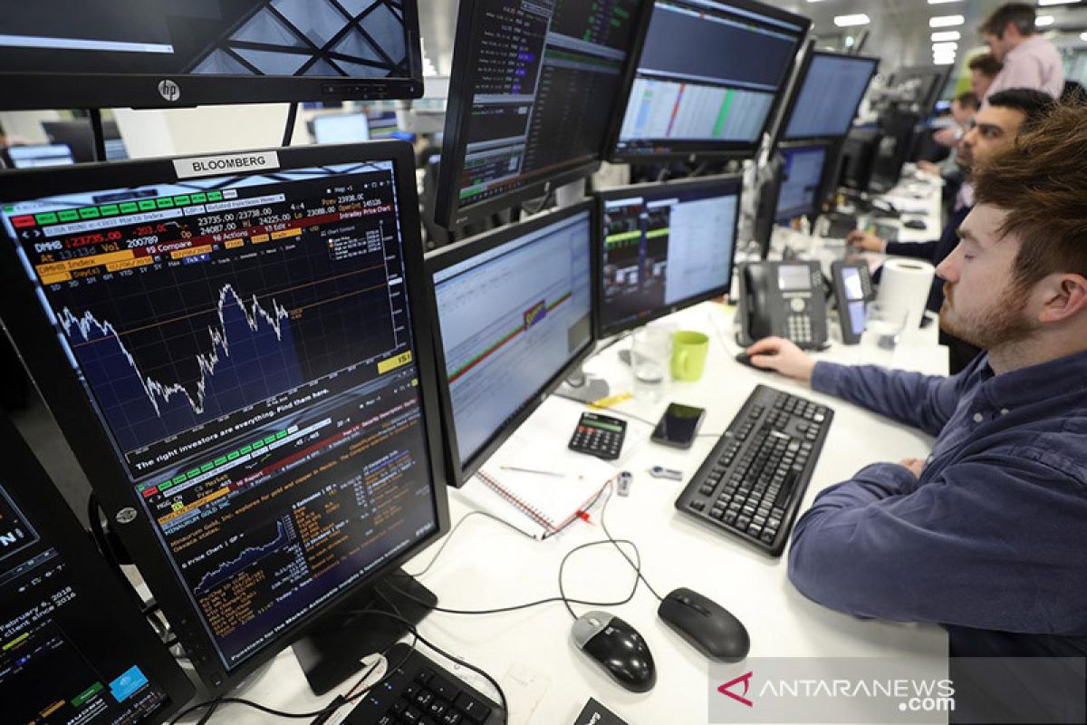 Indeks FTSE 100 dibuka naik, terkerek saham bahan pokok dan kesehatan