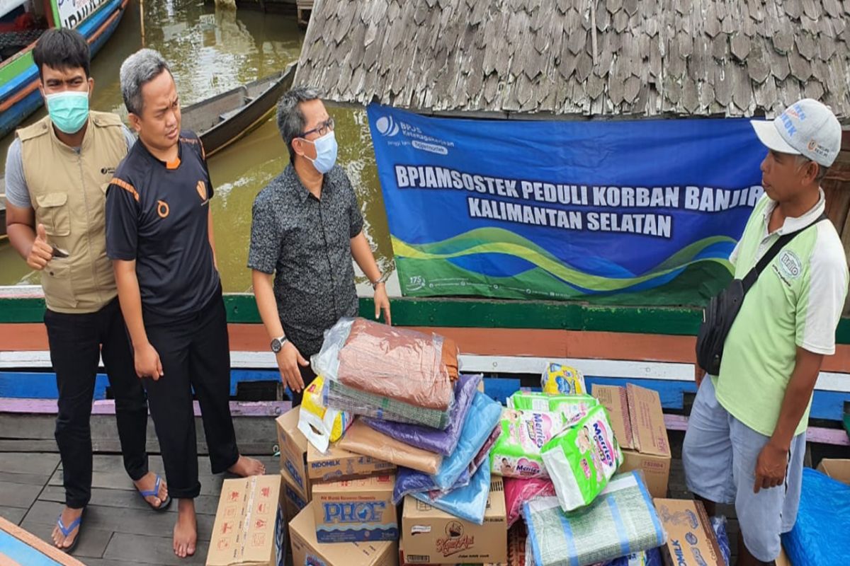 BPJAMSOSTEK Banjarmasin berikan bantuan korban bencana banjir Kalsel