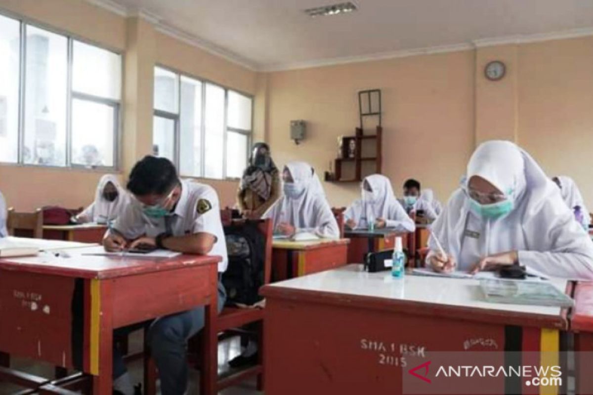 Bupati Tanah Datar minta sekolah tidak bandel untuk terapkan protokol kesehatan