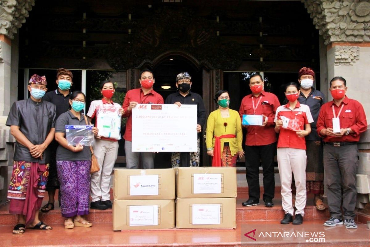 Wagub Bali terima bantuan CSR penanganan COVID-19 dari Ace Hardware Indonesia