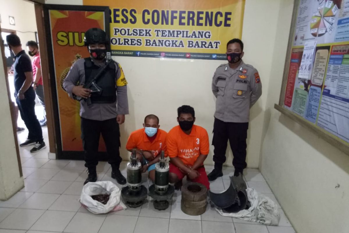 Polisi Bangka Barat ringkus dua pencuri di perkebunan sawit