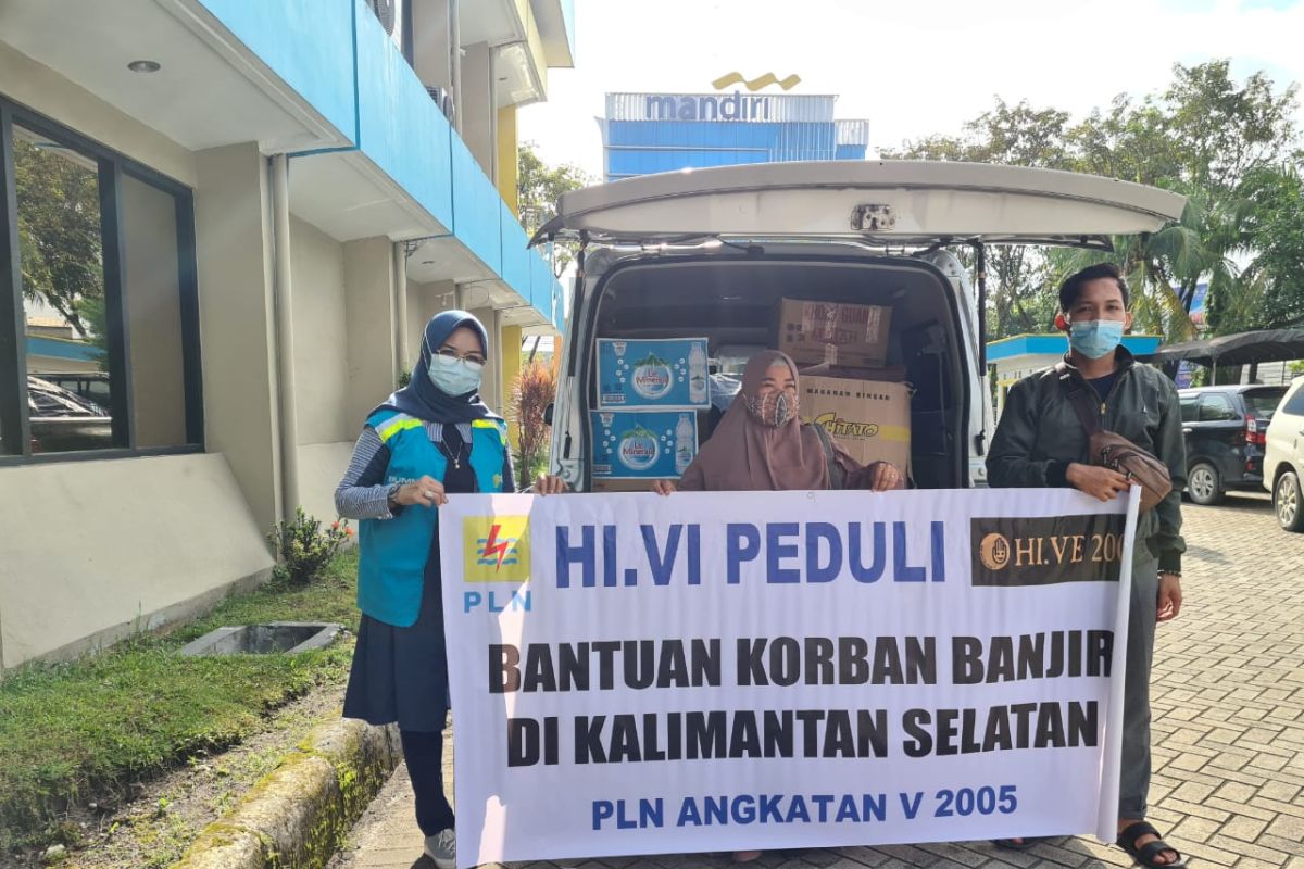 Pln bantu korban banjir melalui dapur umum forhati Banjarbaru