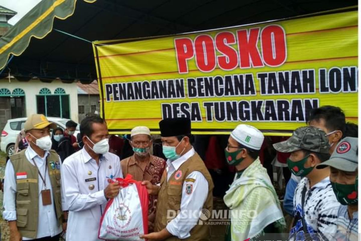 Gubernur tinjau posko pengungsian korban banjir dan tanah longsor