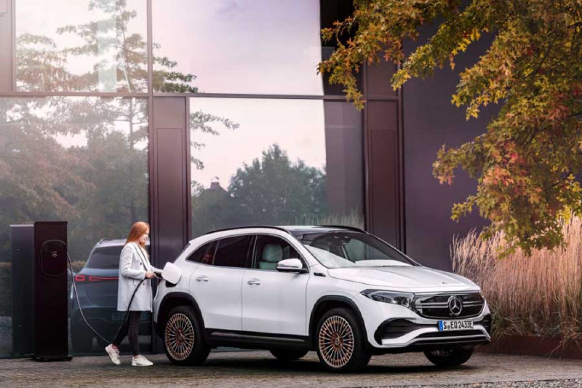 Mercedes-Benz ungkap harga SUV listrik EQA