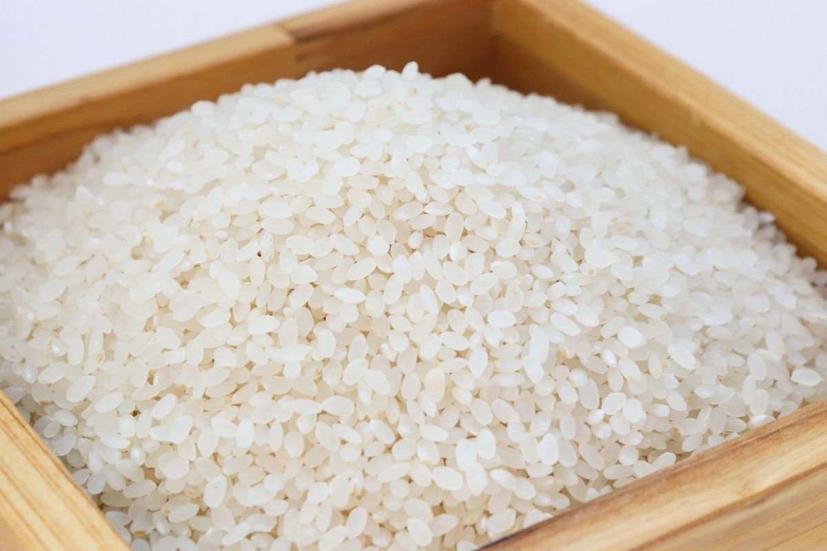 Ini cara simpan beras yang benar dan tanda beras kedaluarsa