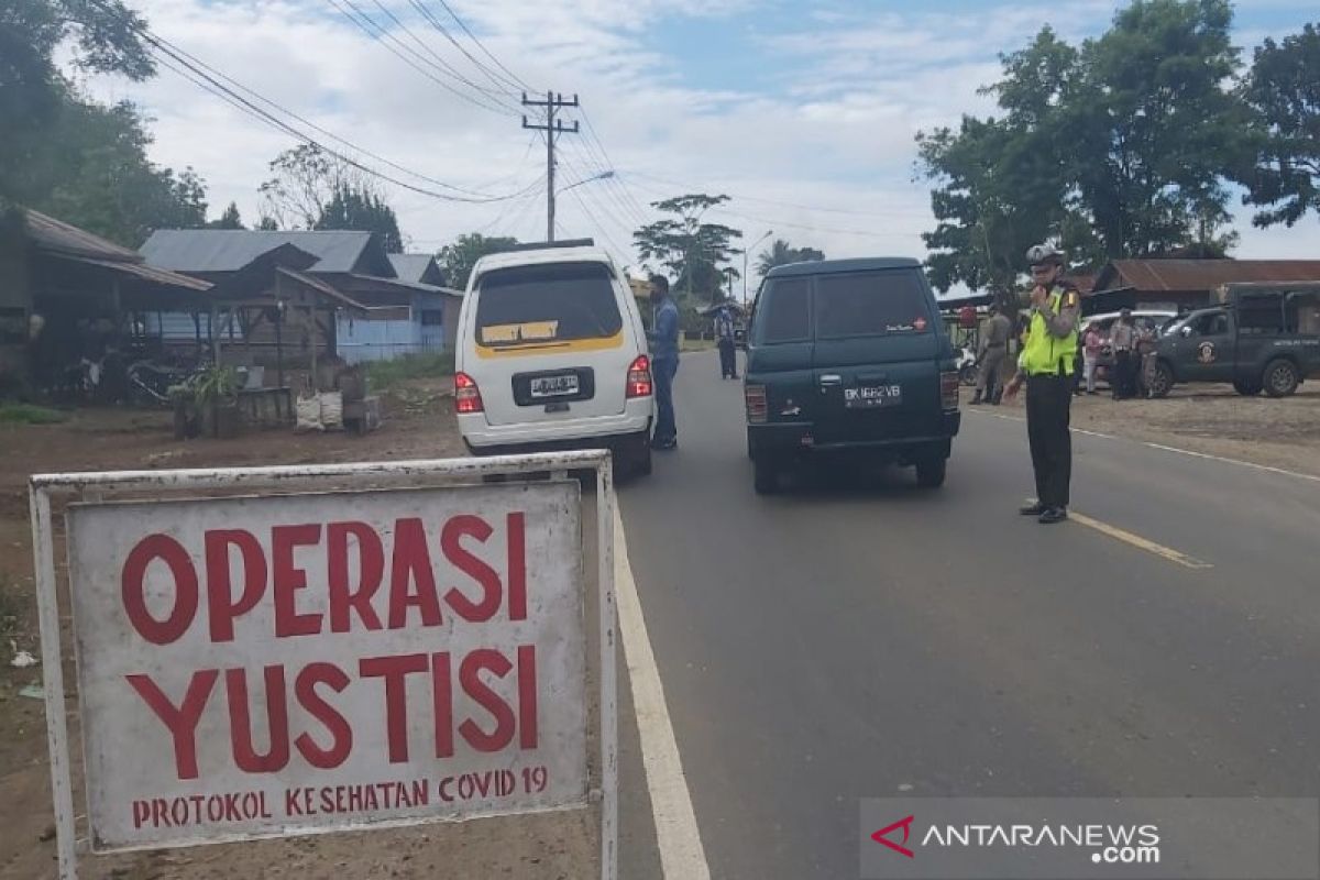 Belasan personel gabungan terlibat operasi yustisi Prokes di wilkum Polres Tapsel