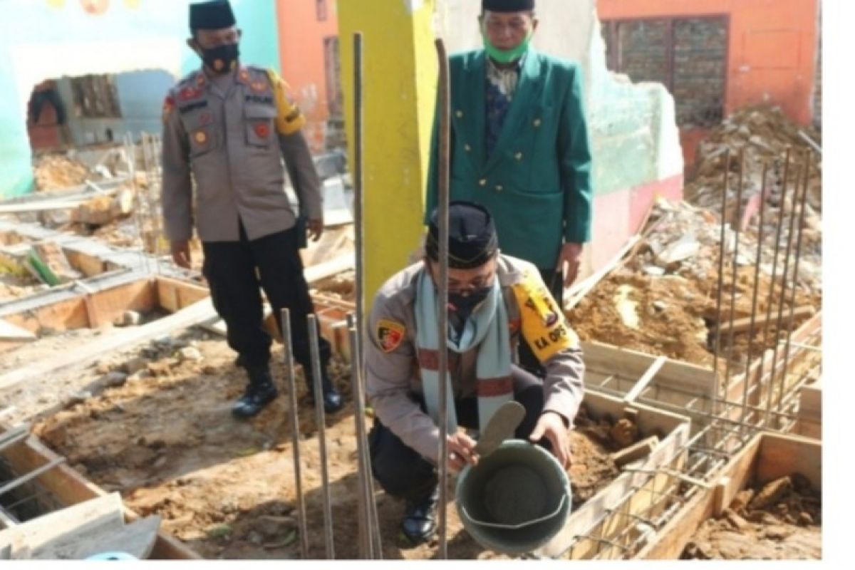 Kapolres Tebing Tinggi letakan batu pertama pembangunan gedung SMK-Alwasliyah