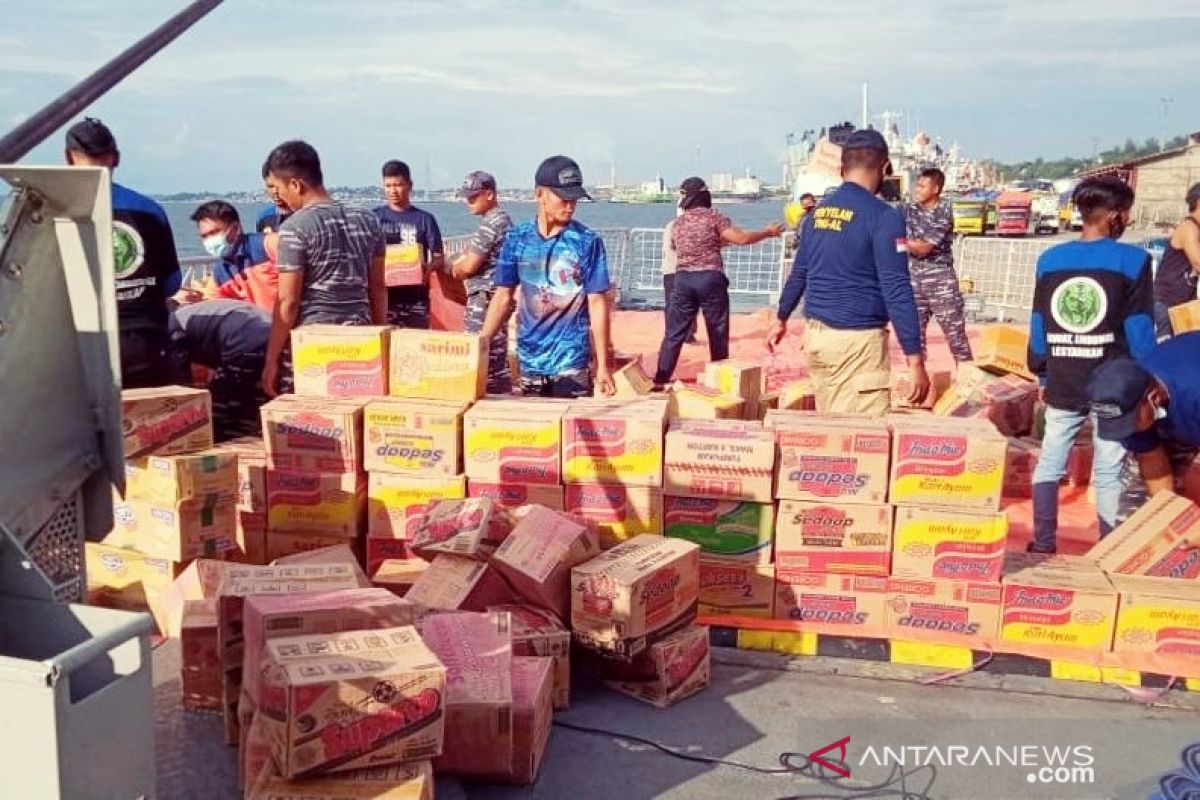 Pemerintah Kabupaten Penajam kirim logistik 11 truk ke Sulbar