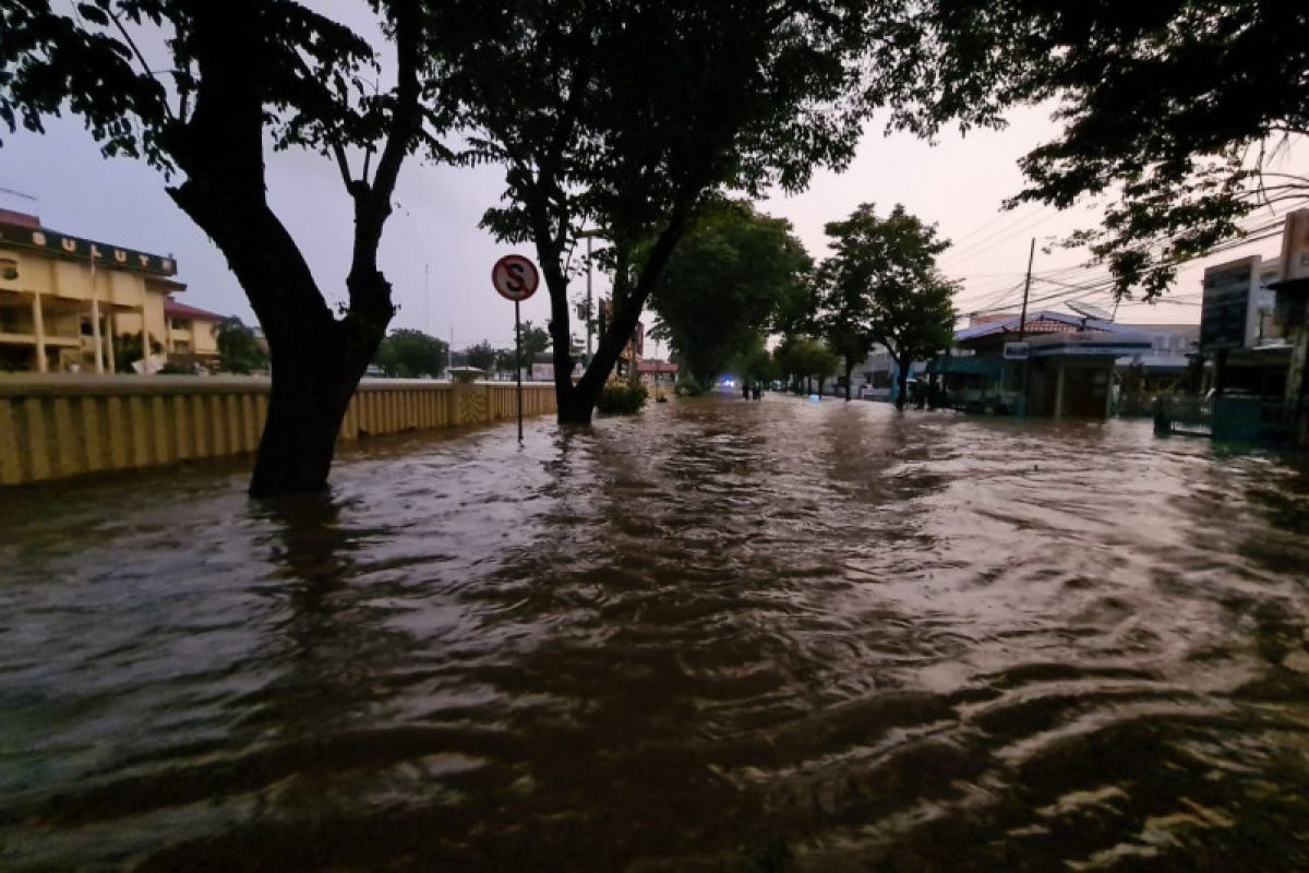 BPBD sebut banjir Manado sebabkan tiga warga meninggal dan satu hilang