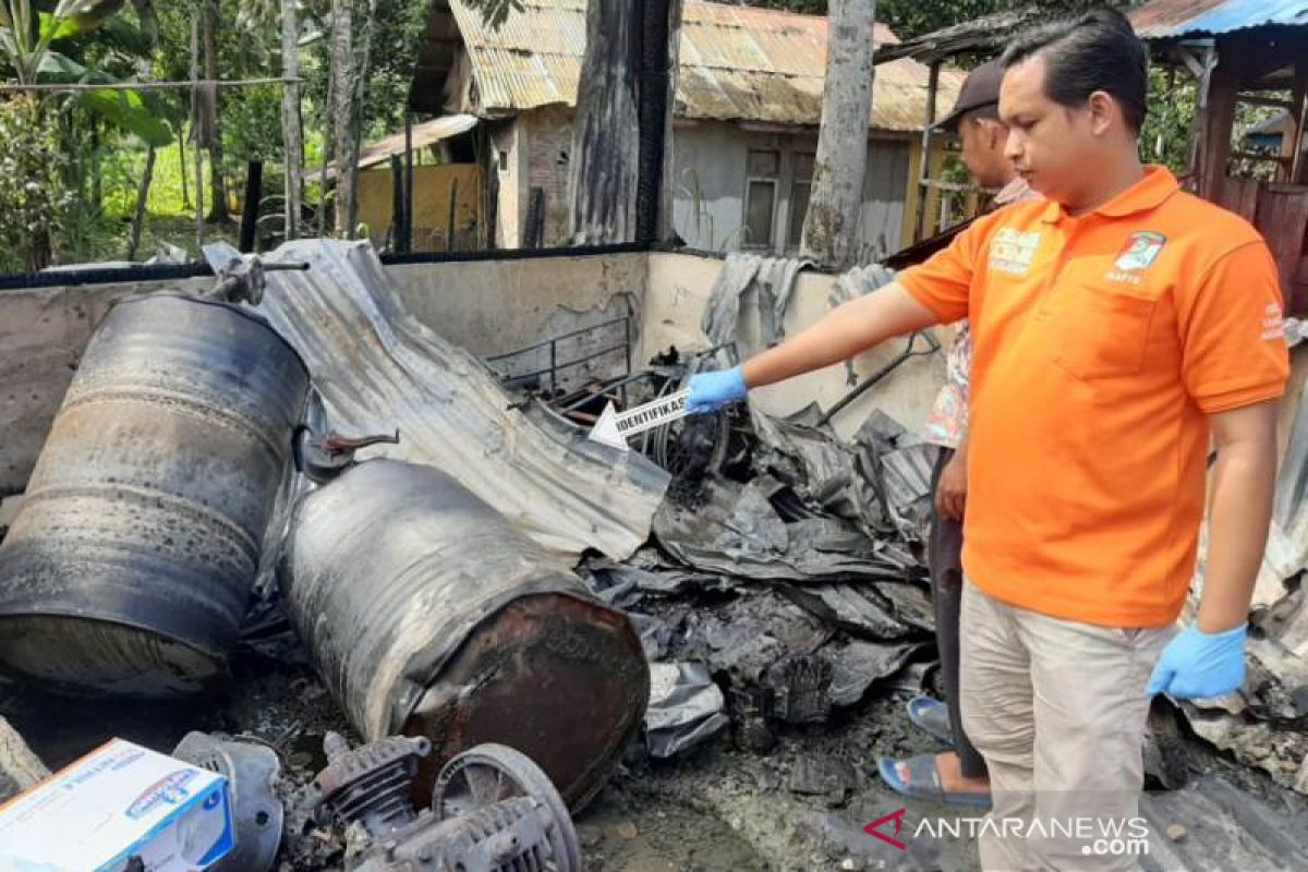 Empat ruko dilalap api, satu warga Sinabang ikut terbakar
