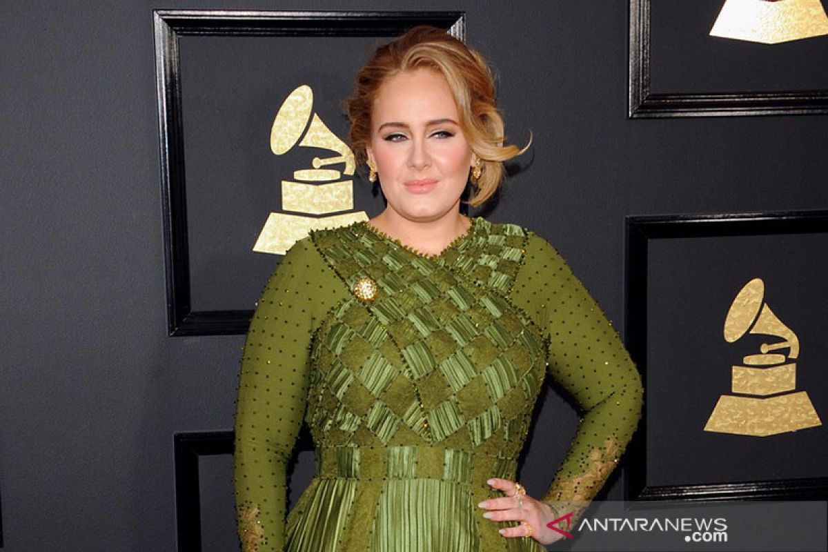 Adele rayakan satu dekade dari album "21"