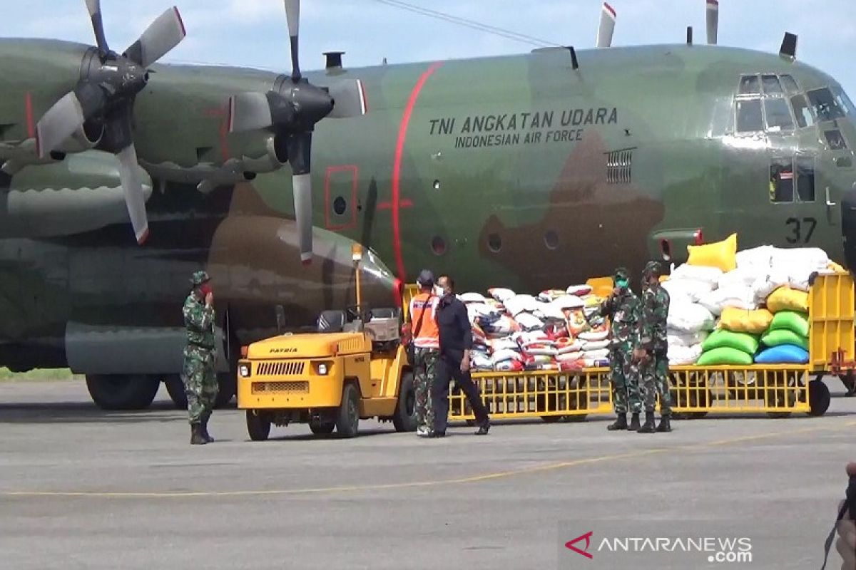 Polri salurkan 174 ribu paket sembako untuk Sulbar dan Kalsel