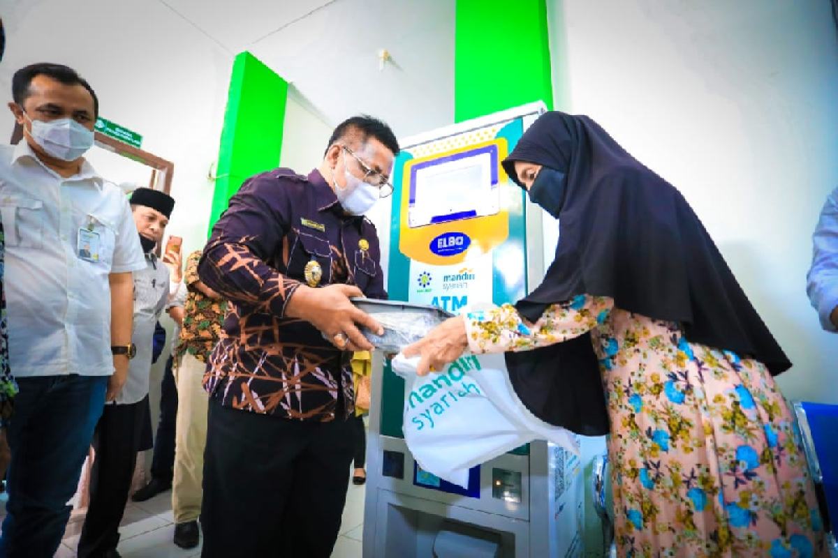 Banda Aceh luncurkan ATM beras untuk warga kurang mampu