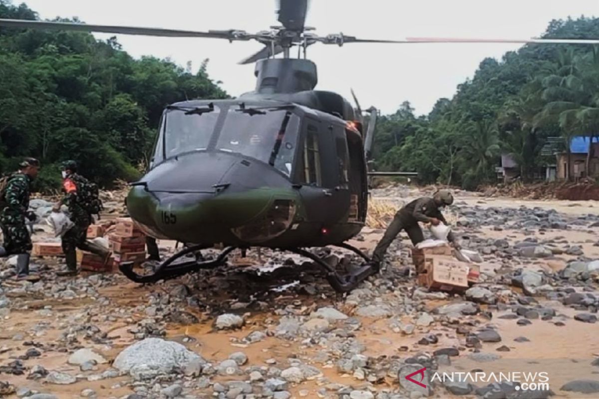 Heli BELL 412 EP salurkan bantuan Kasad di wilayah Meratus yang masih terisolir