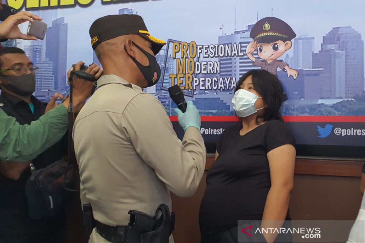 Polisi sebut keterangan pelaku tindak asusila di Halte SMKN 34 berubah-ubah