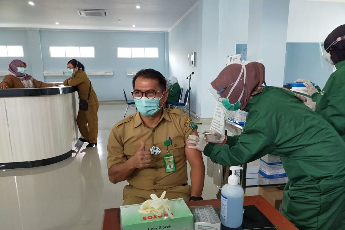 92 tenaga kesehatan di RSUD Marsidi Judono Belitung divaksin COVID-19