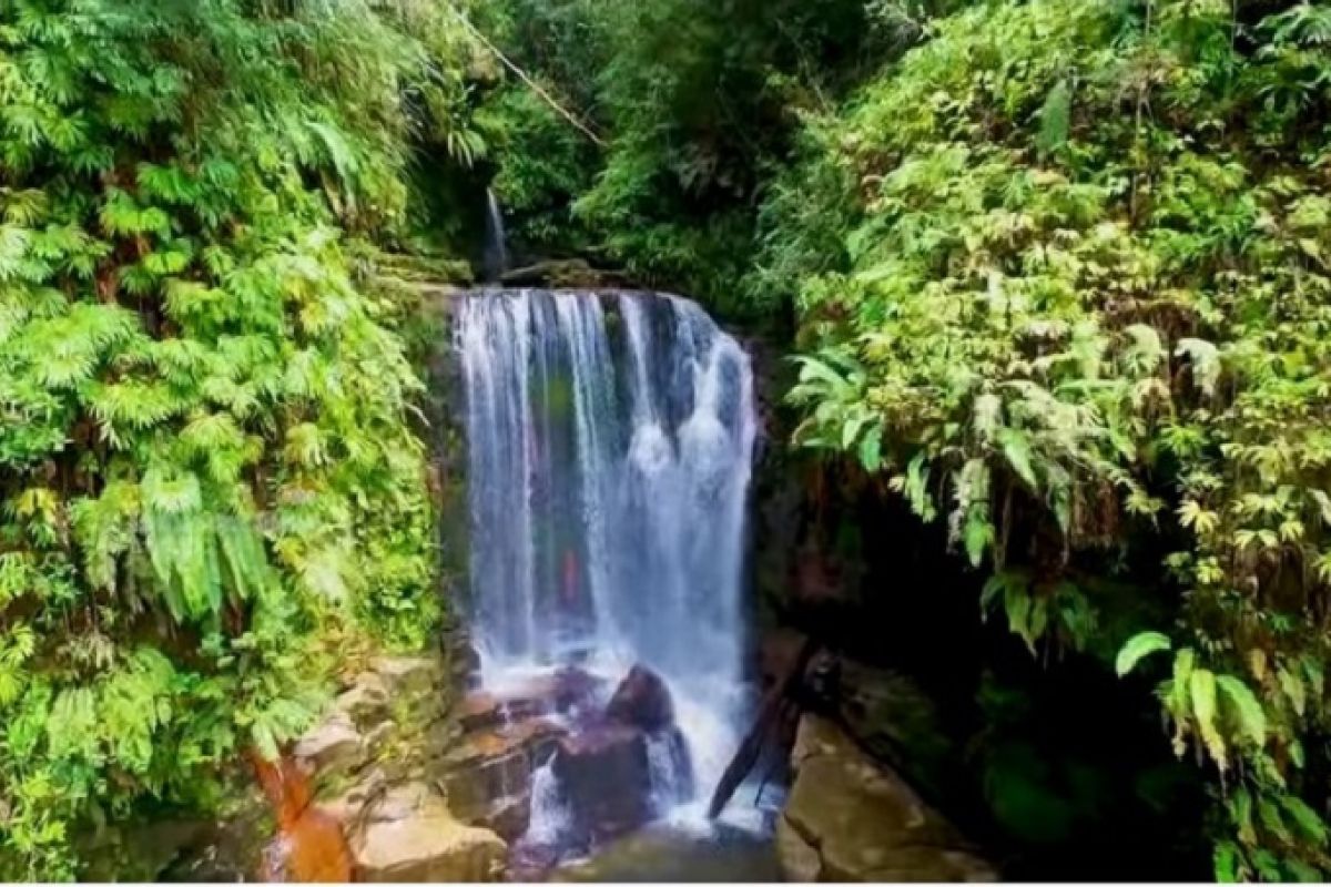 Wisata alam air terjun Aek Nabobar potensi wisata Tapteng yang luar biasa