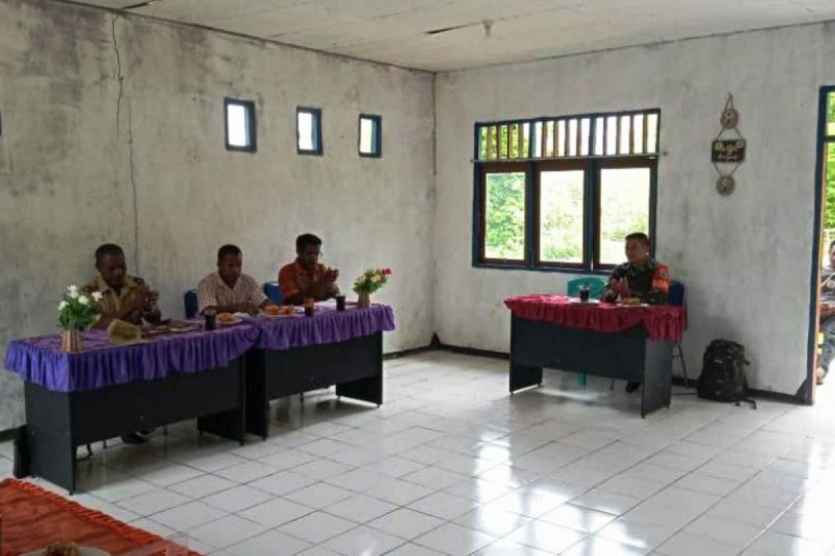 Babinsa Koramil Biak Utara hadiri musrenbang kampung Madirai