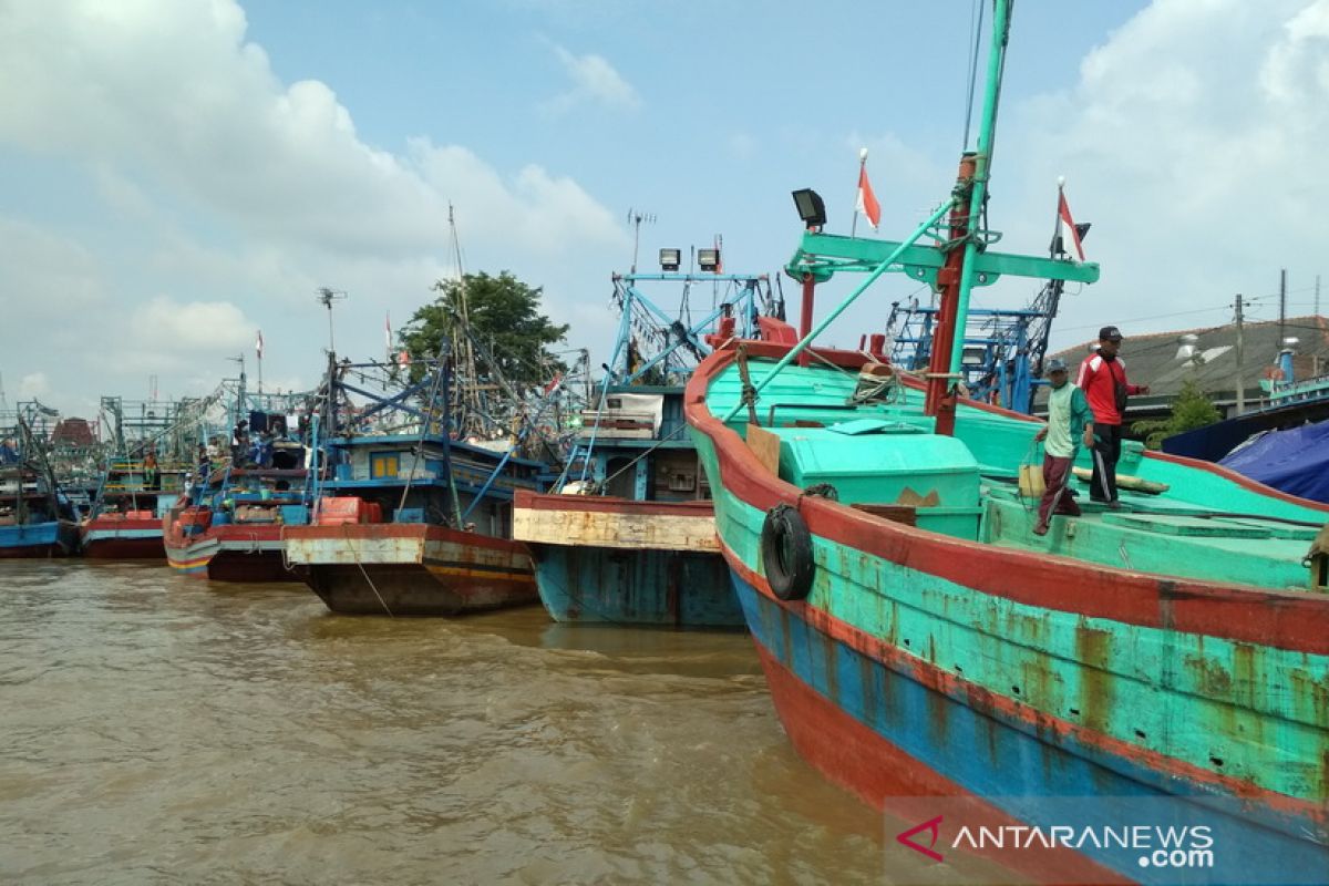Alat tangkap menjadi kendala nelayan Rembang  berburu ikan di Natuna