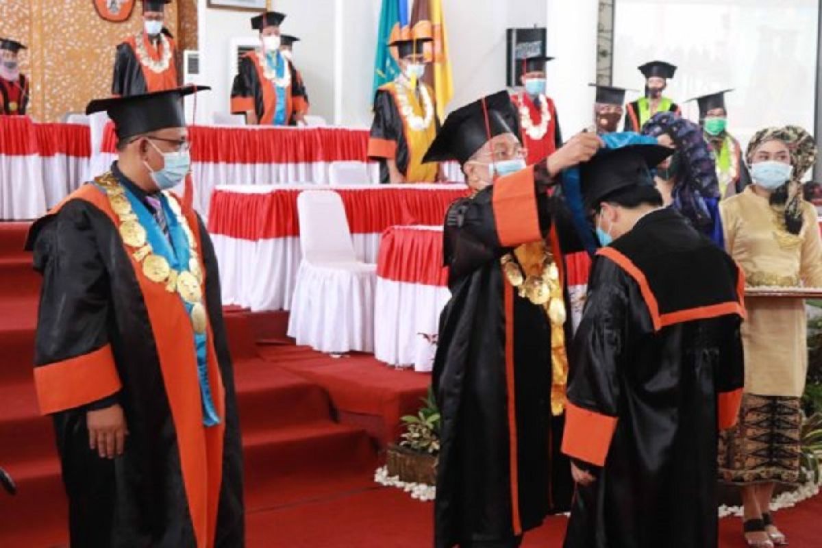 Masih secara daring, Rektor Unja wisuda 966 mahasiswa