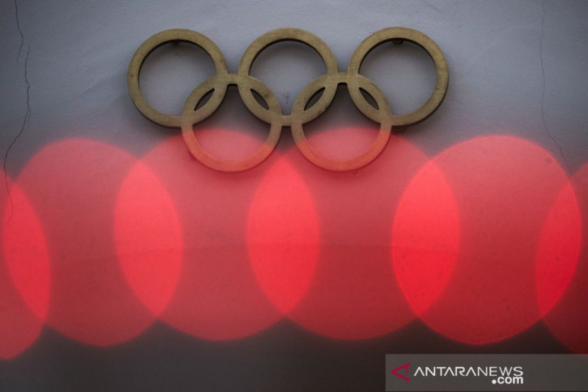 Panduan baru Olimpiade  larang atlet berpelukan atau lakukan tos