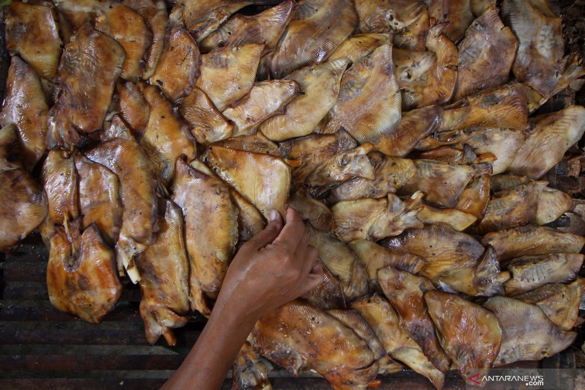 Harga Ikan Asap Naik