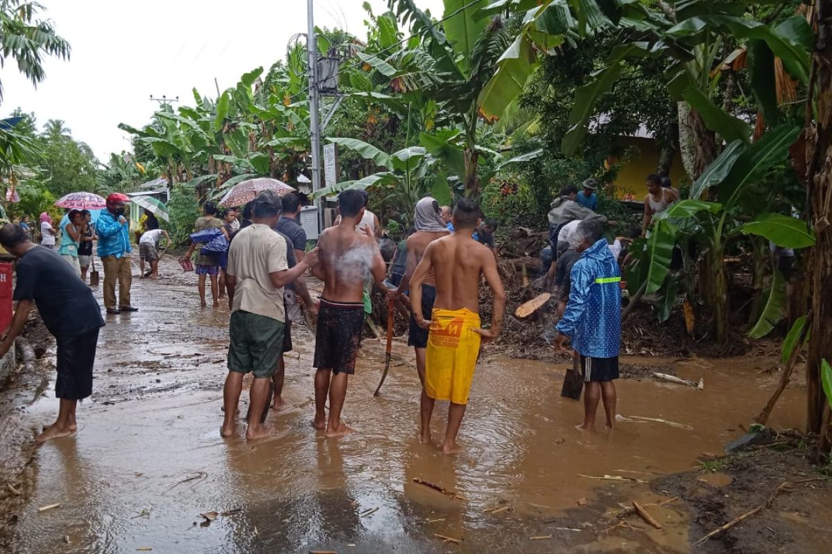 Kampung Peling Diterjang  Banjir Bandang Sebabkan 11 Rumah Rusak