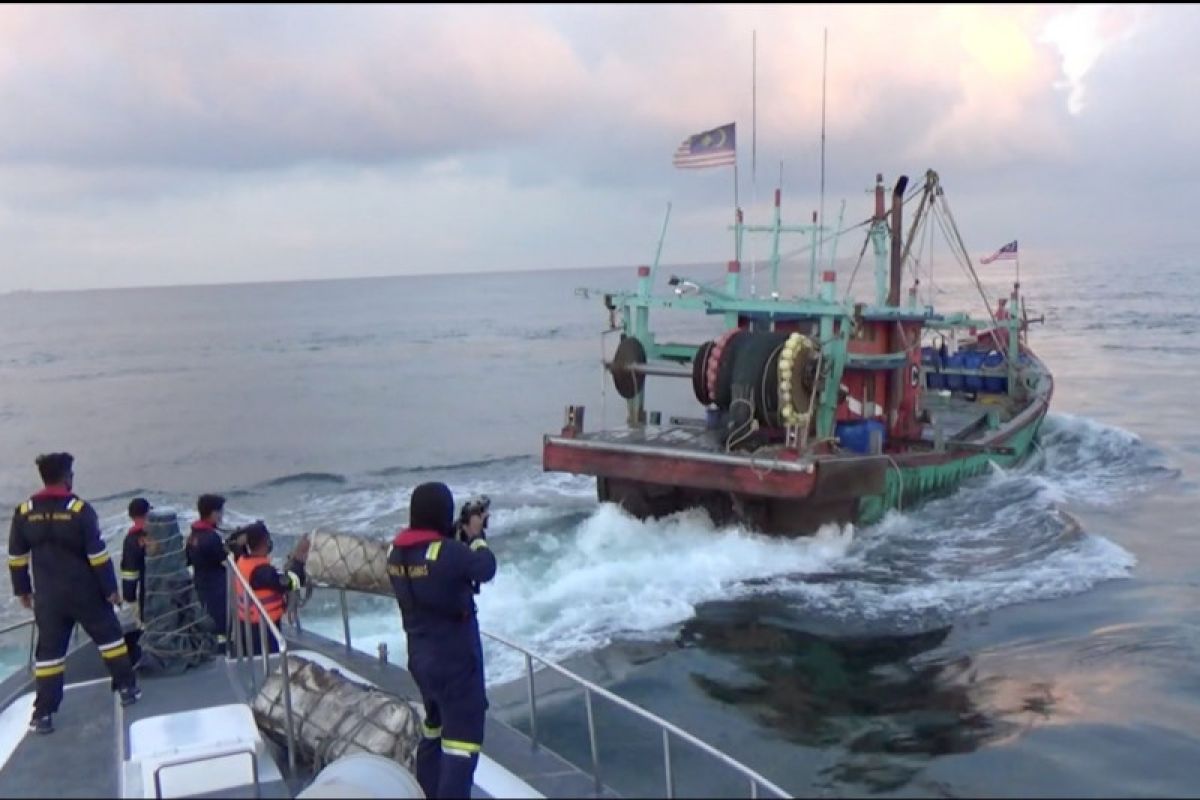 KKP tangkap tiga kapal pencuri ikan di Selat Malaka