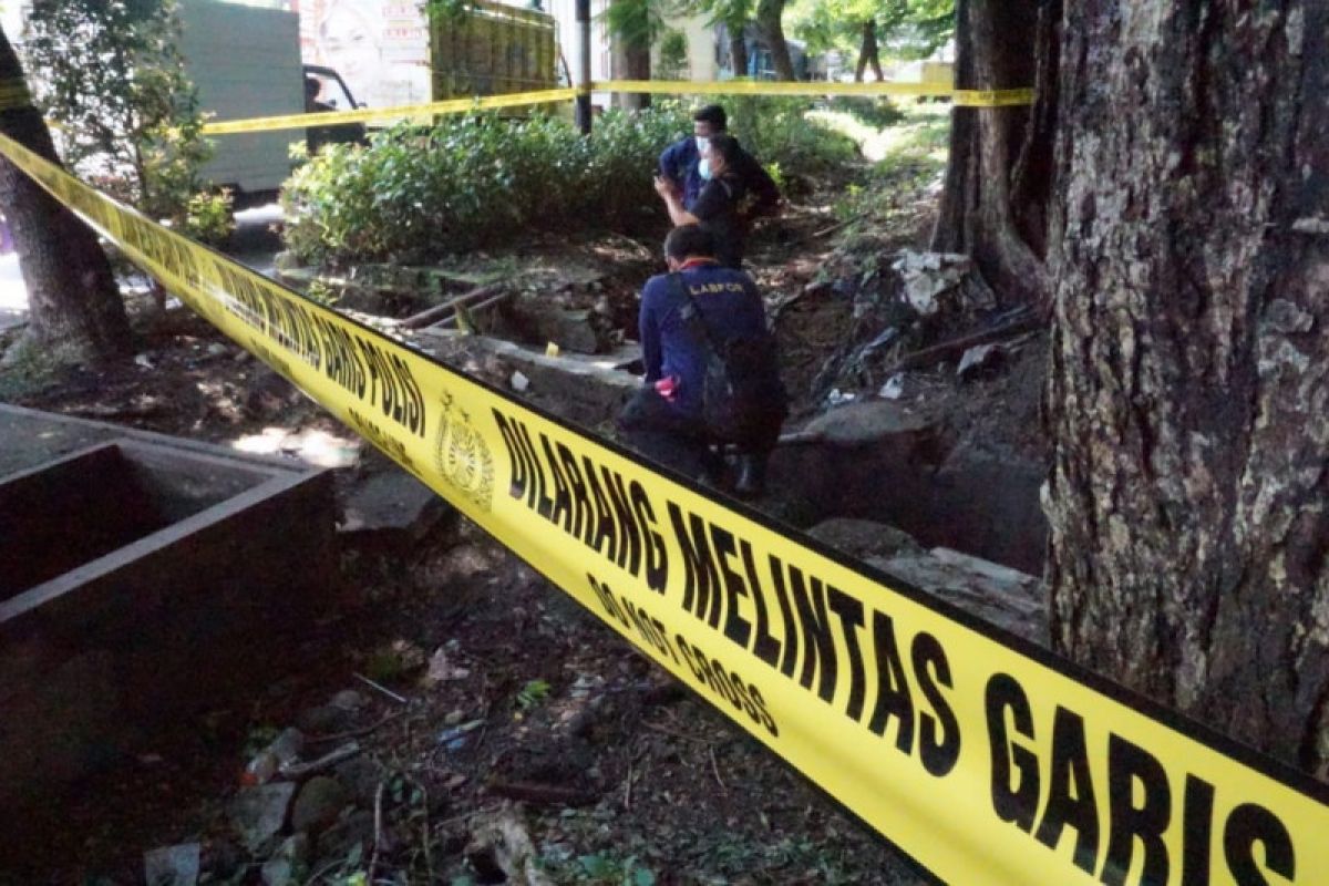 Labfor Polda Jatim selidiki penyebab ledakan di taman depan SPBU Margomulyo Surabaya