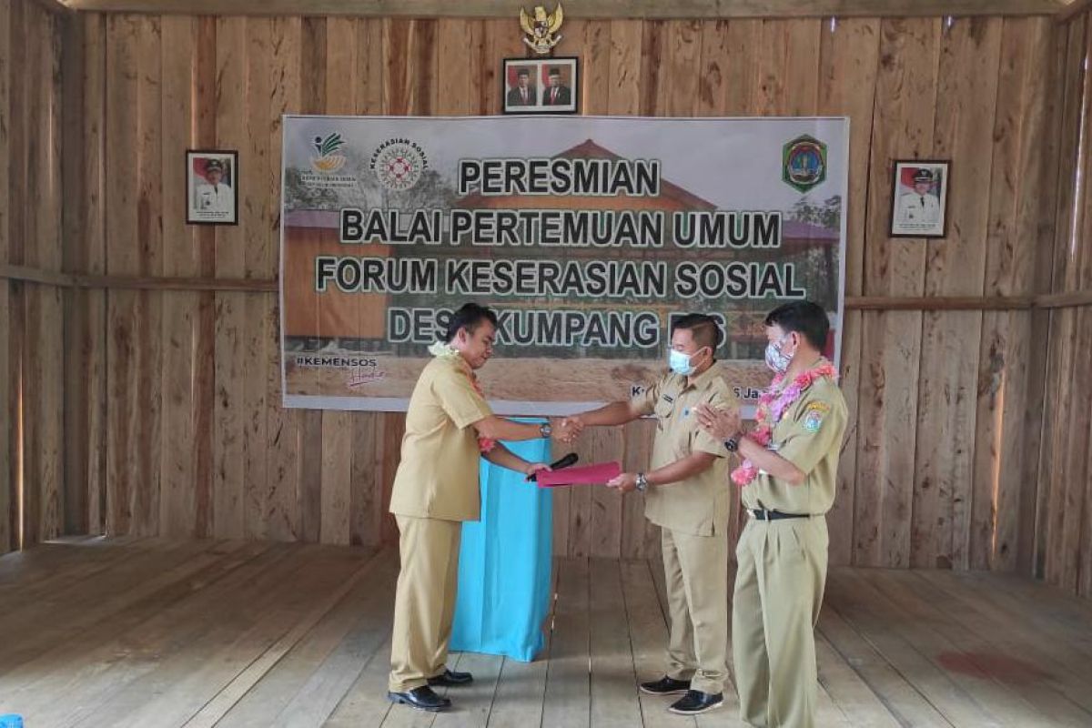 Gedung Keserasian Sosial Kumpang Bis diresmikan