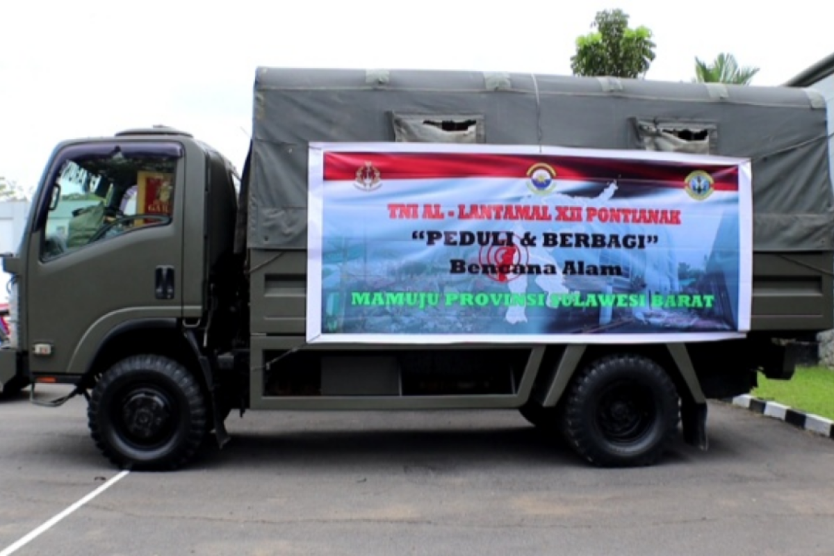 Lantamal XII Pontianak salurkan bantuan 10 ton beras ke Sulawesi Barat