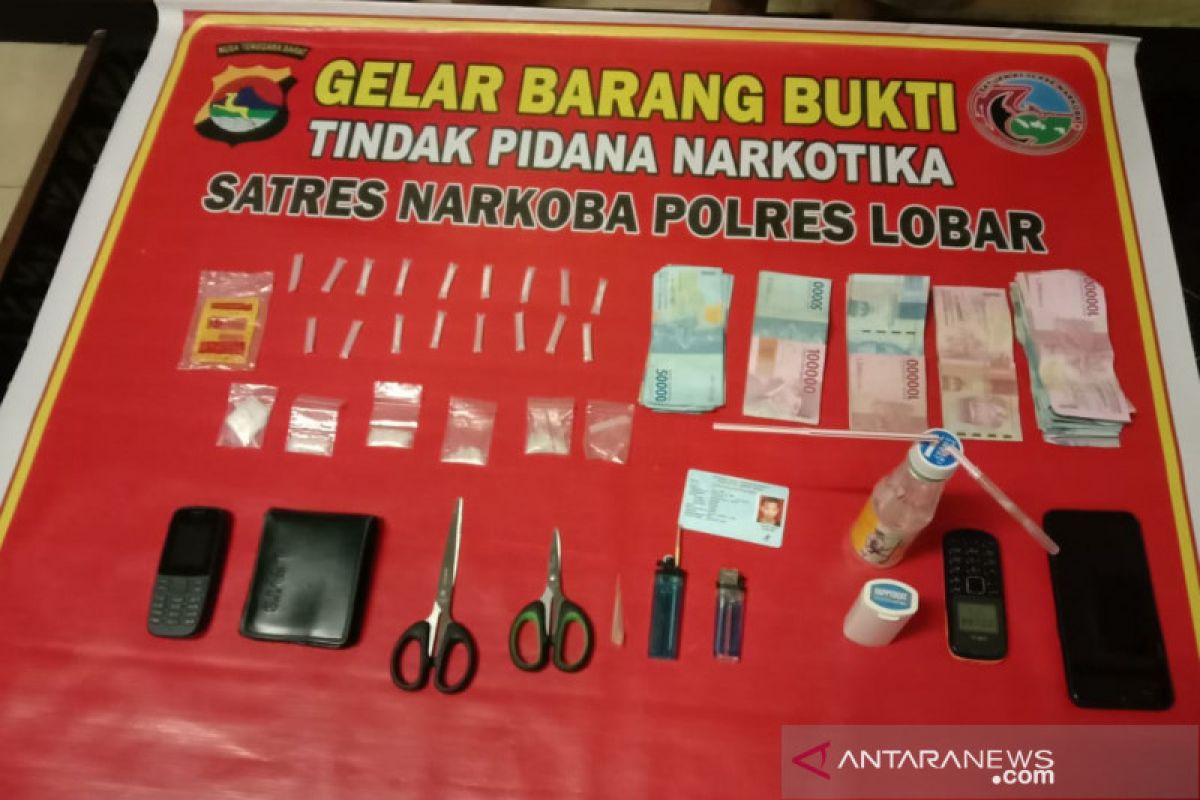 Polres Lombok Barat menangkap dua terduga pengedar sabu di Kediri