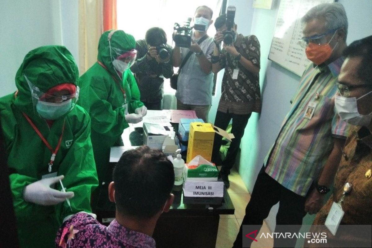 Lima daerah di Jateng terima penghargaan vaksinasi, termasuk Surakarta