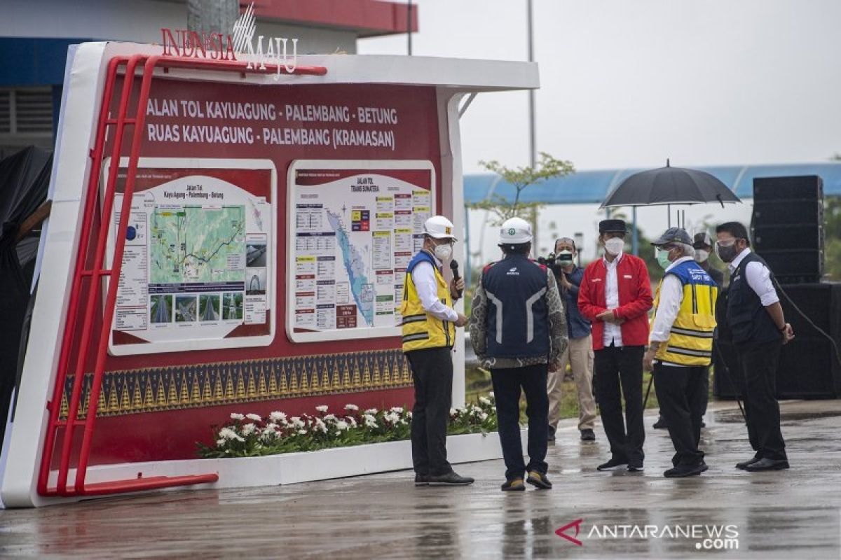 Presiden Joko Widodo minta pemda bangun ekonomi sepanjang Tol Kayu Agung-Palembang