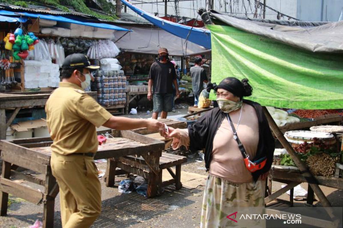 Selama PPKM, Pemkot Tangerang batasi penumpang angkutan 50 persen